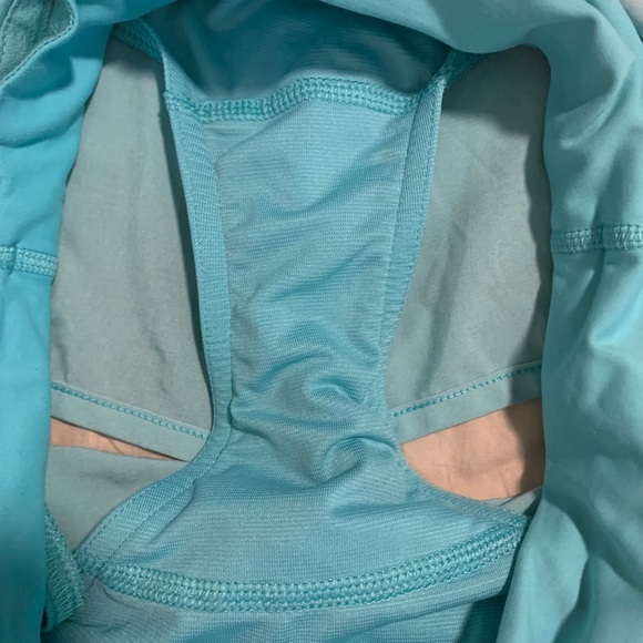 Lululemon speed short size 2 with 2.5 inch inseam - Picture 4 of 4